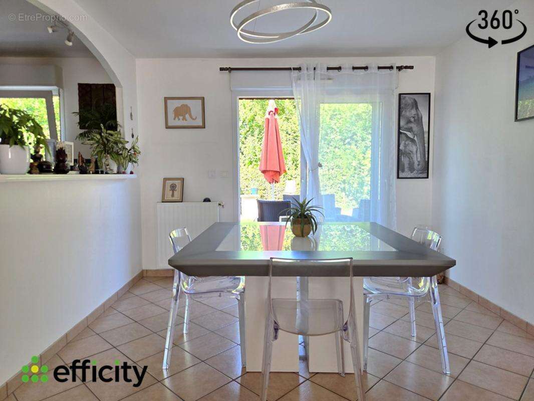 Maison 96 m² à La Chapelle-Des-Fougeretz  - photo 4