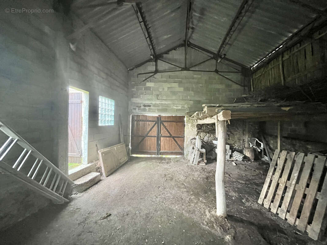 Terrain à SAINT-GENCE