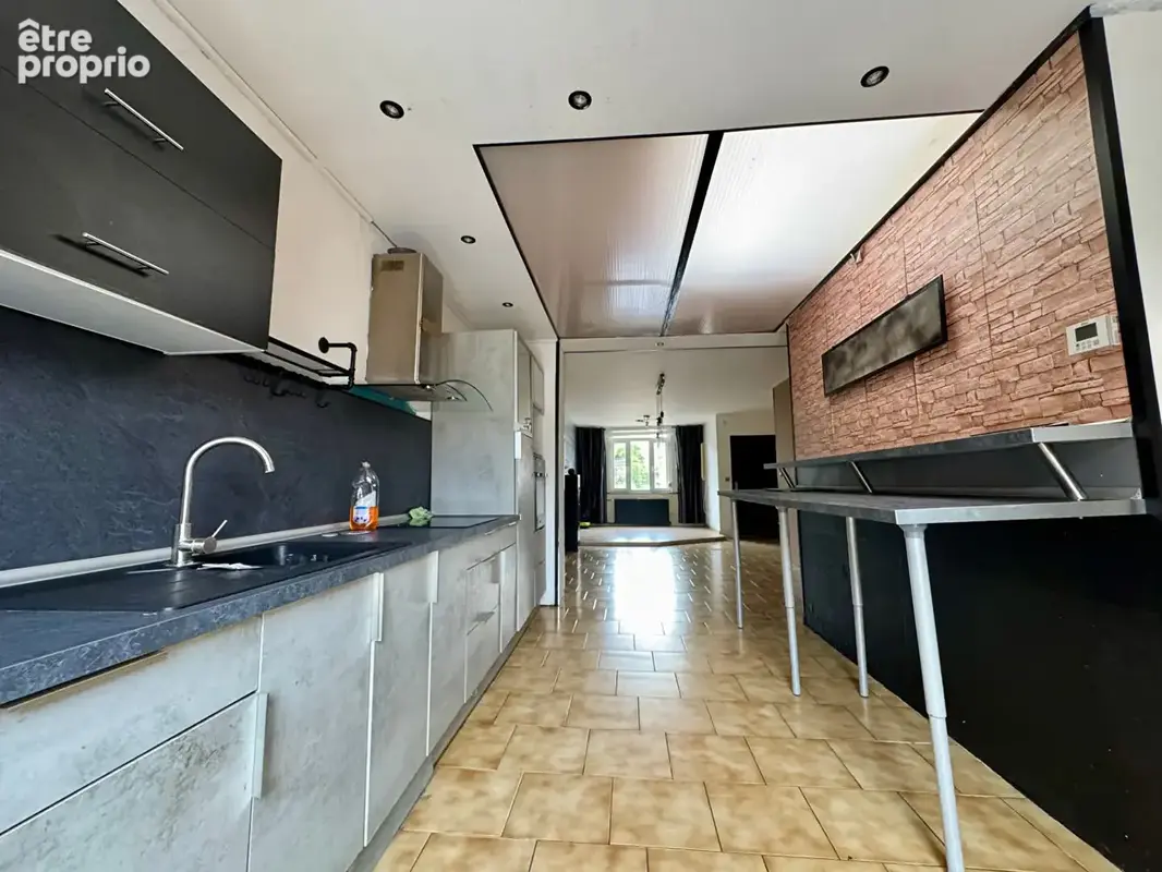 Maison 5 chambres et grand jardin - Centre-ville de Wervicq ! - photo 1