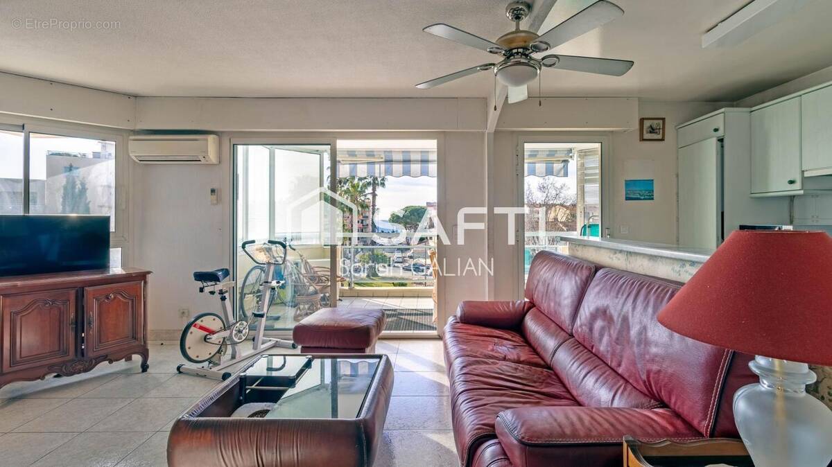 Photo 1 - Appartement à FREJUS