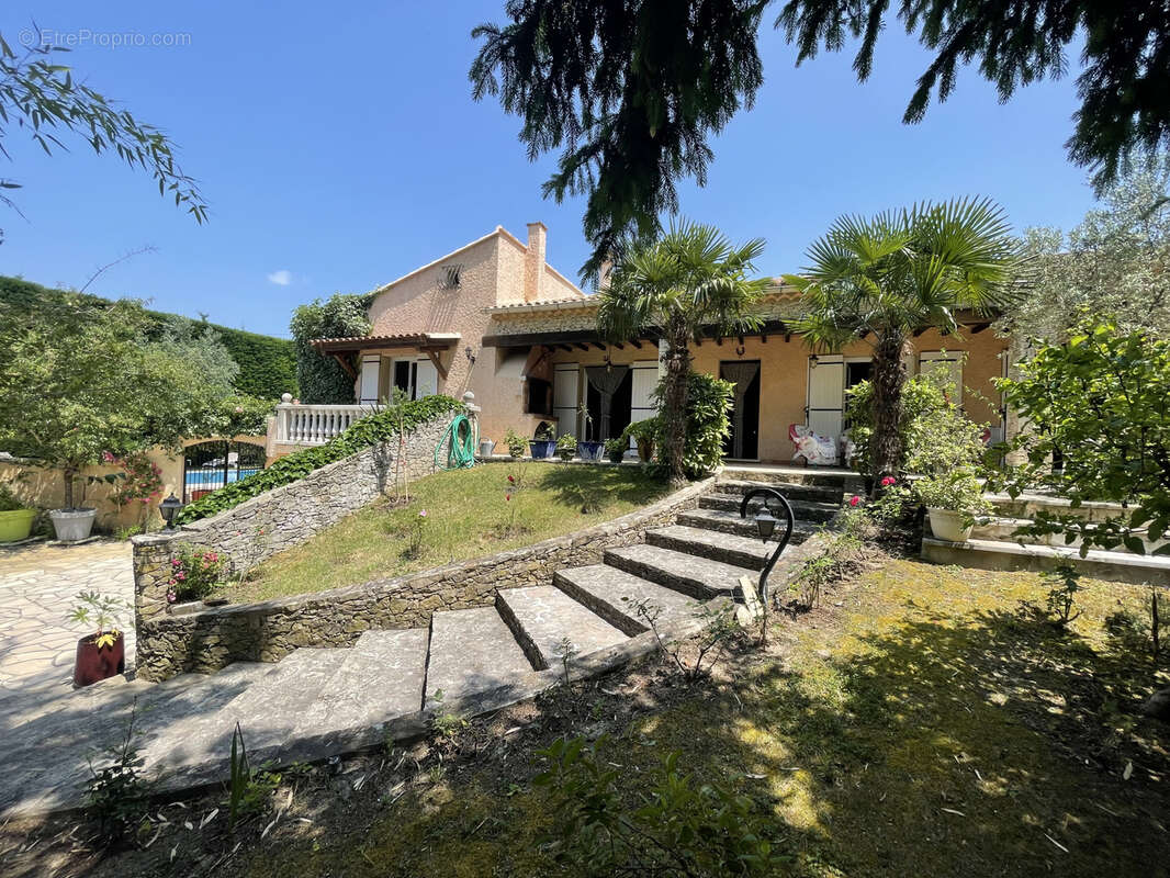 Vaison 2km / belle maison / sh240m2 / terrain 1396m2 / piscine / pool house 100m2 - photo 5