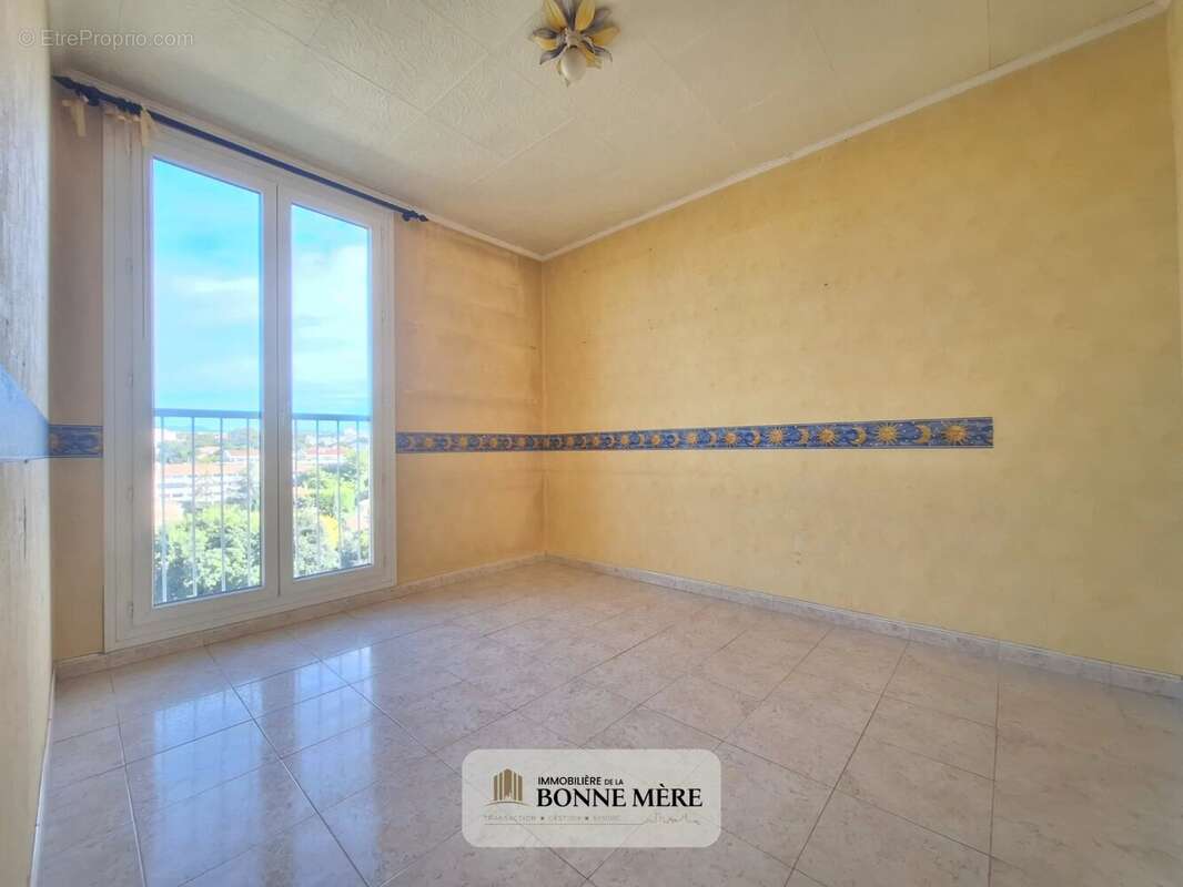 Appartement à MARSEILLE-11E