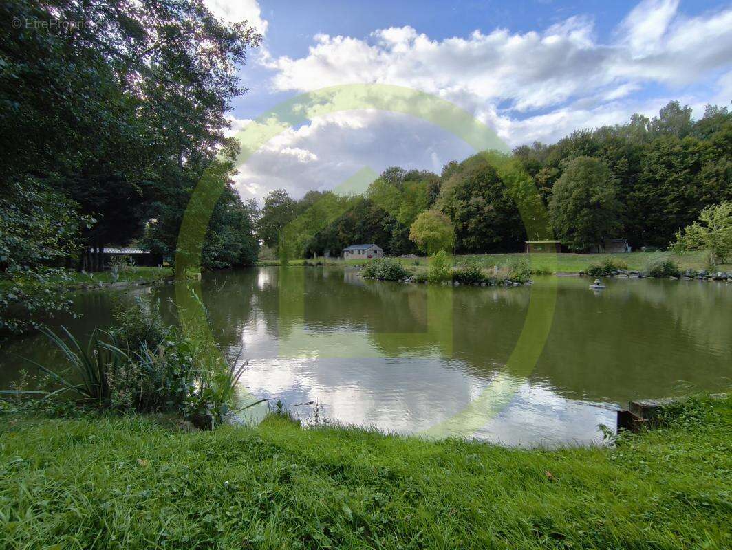 Terrain à LE NOUVION-EN-THIERACHE