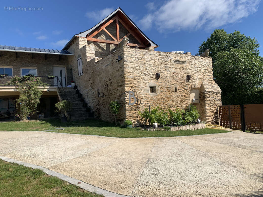 Maison à PRADINAS