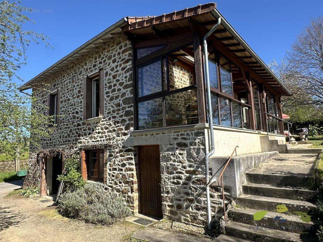 Maison à BUJALEUF