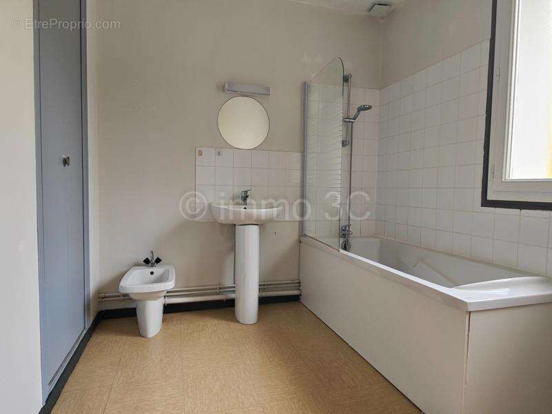 Maison à SAUZE-VAUSSAIS