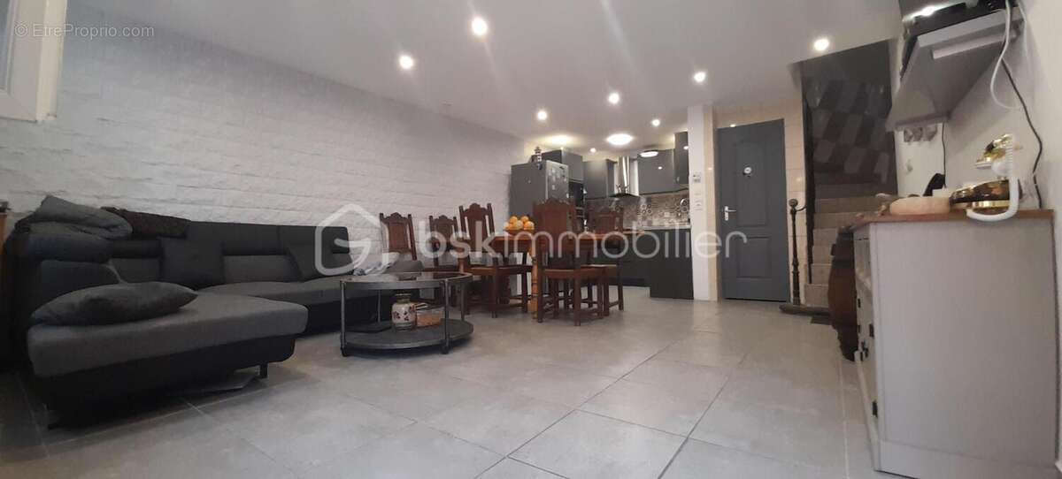 Maison à SAINT-LAURENT-DE-LA-SALANQUE