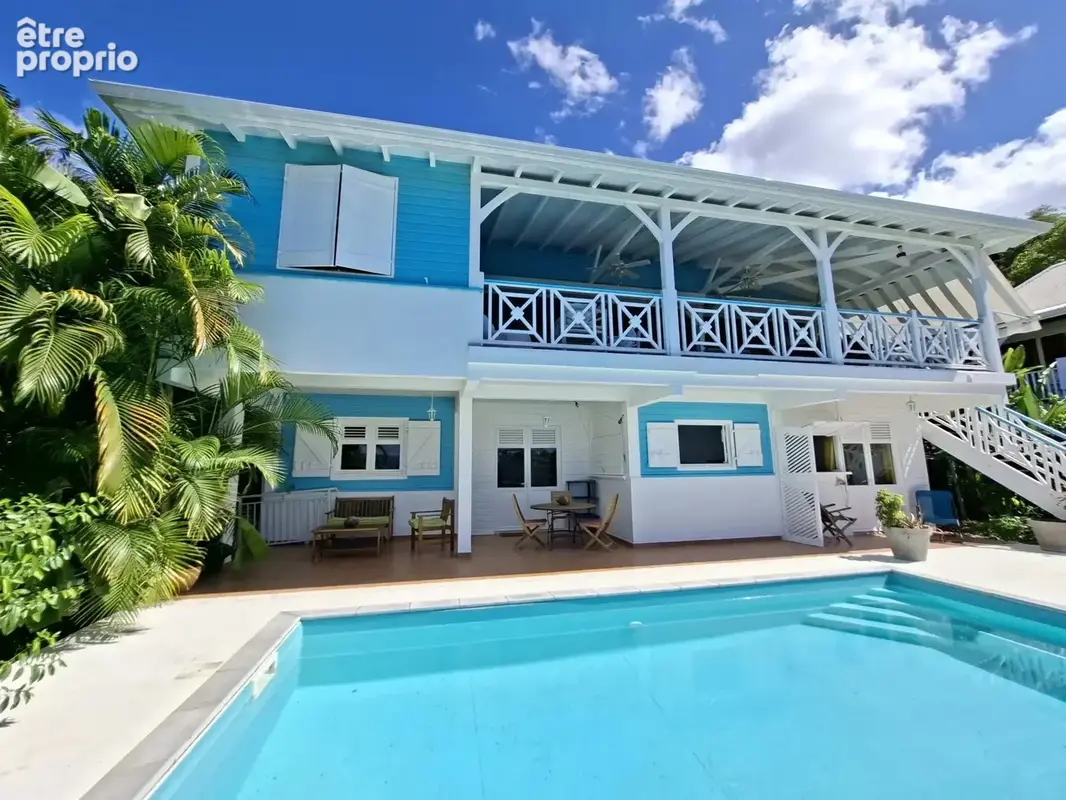 LES TROIS-ILETS : Villa créole  rénovée - Piscine - Vue mer - photo 4