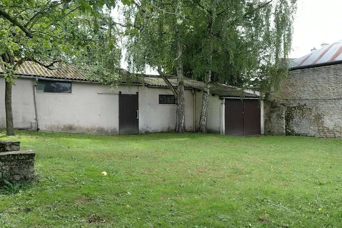 Maison à SAINT-PIERRE-SUR-DIVES