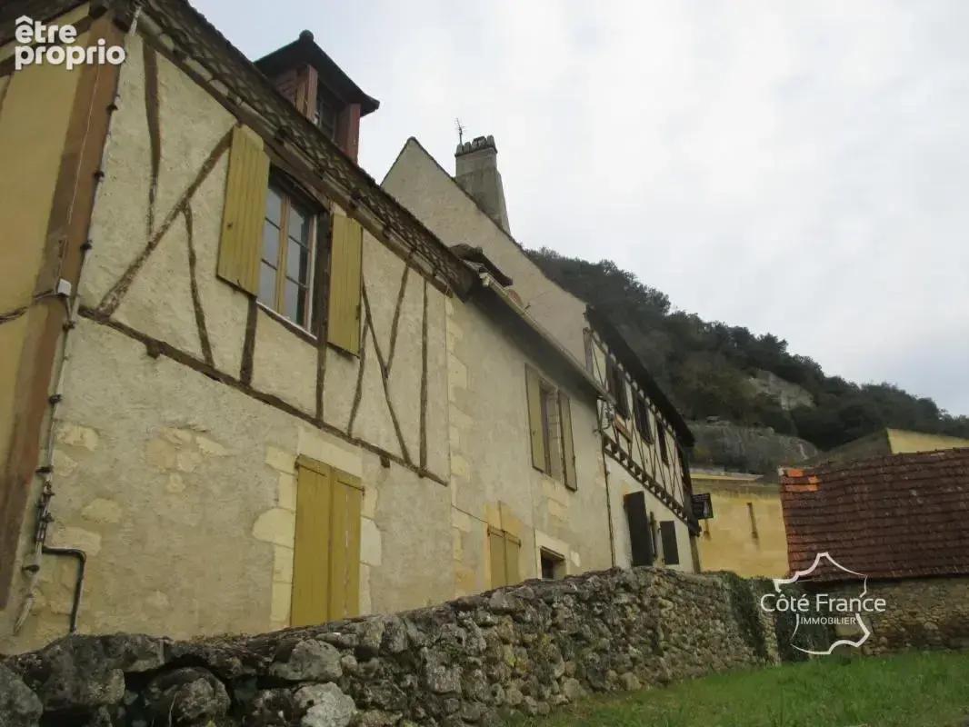 Dordogne-les eyzies-immeuble commercial et d'habitation - photo 3
