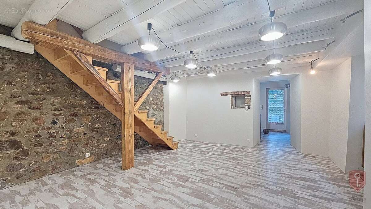 Maison à CRANVES-SALES