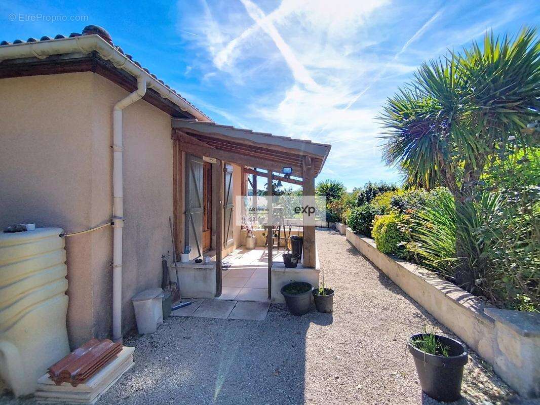 Maison à CASTELNAU-MONTRATIER