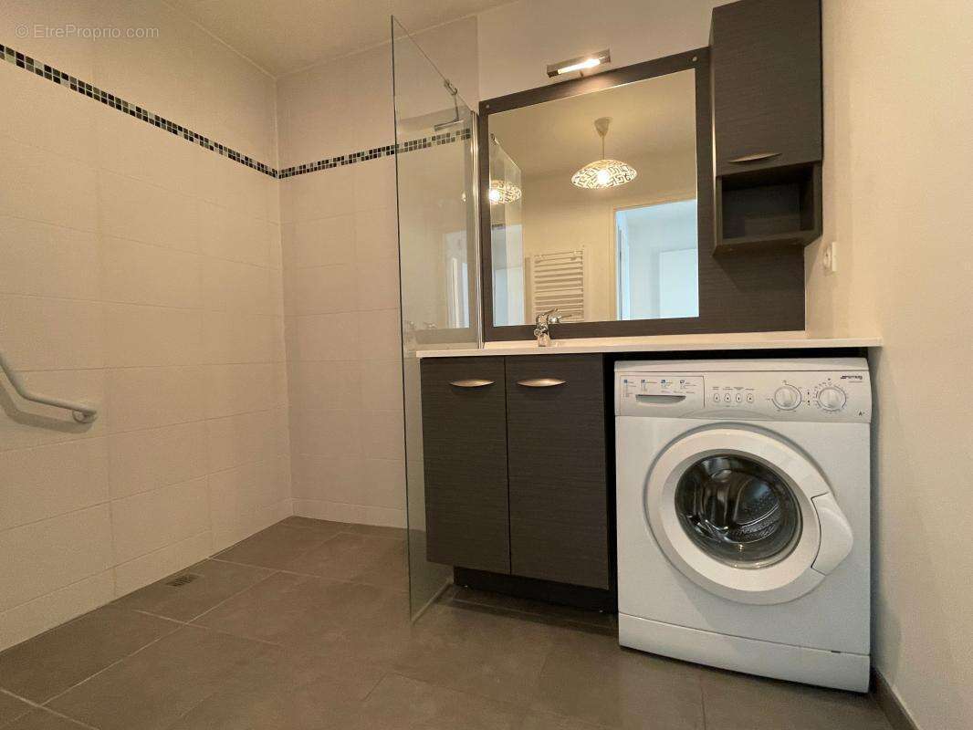 Appartement à MEYZIEU