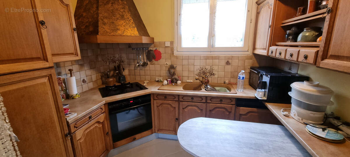 Maison à ENTRAYGUES-SUR-TRUYERE