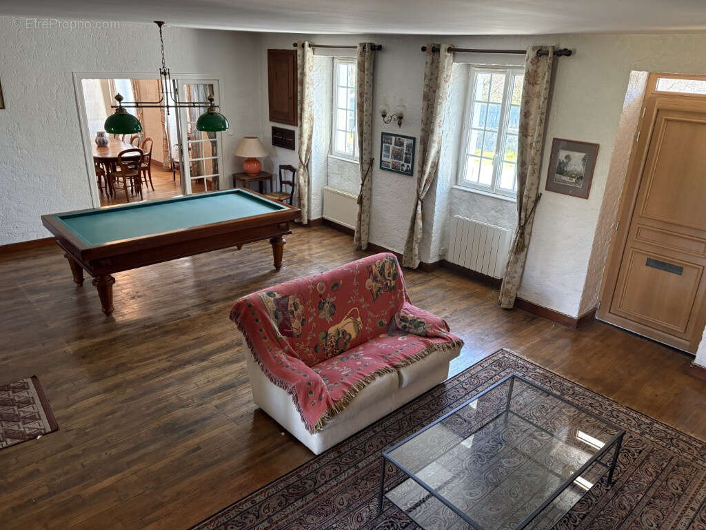 Maison à ARNAC-POMPADOUR