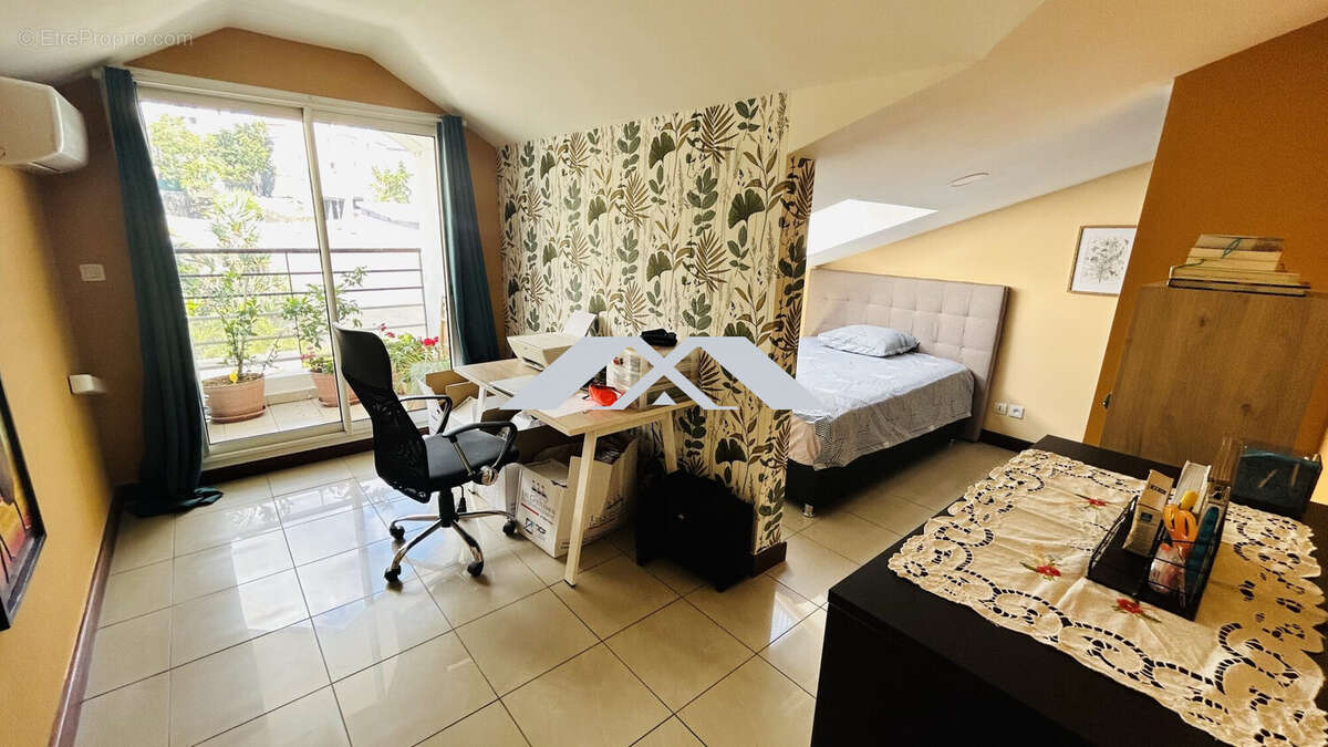 BUREAU + CHAMBRE 3 - Appartement à LA POSSESSION