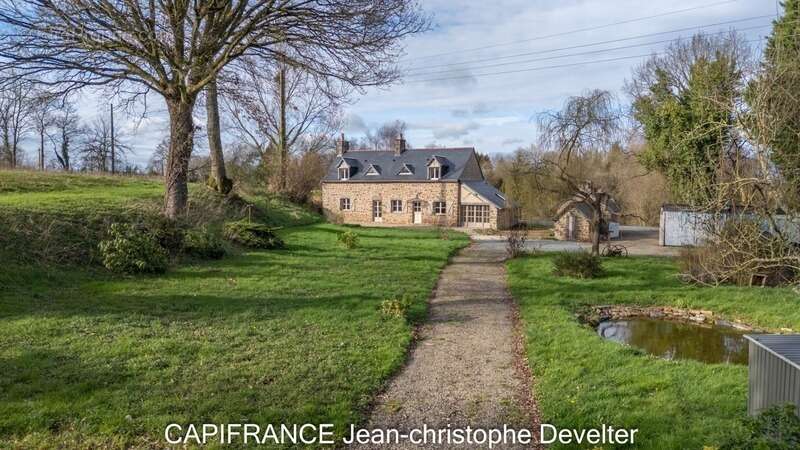 Maison à vendre proche de GORRON (53)maison en pierre 4 chambres sur terrain 1,37 hectare avec garage - photo 13