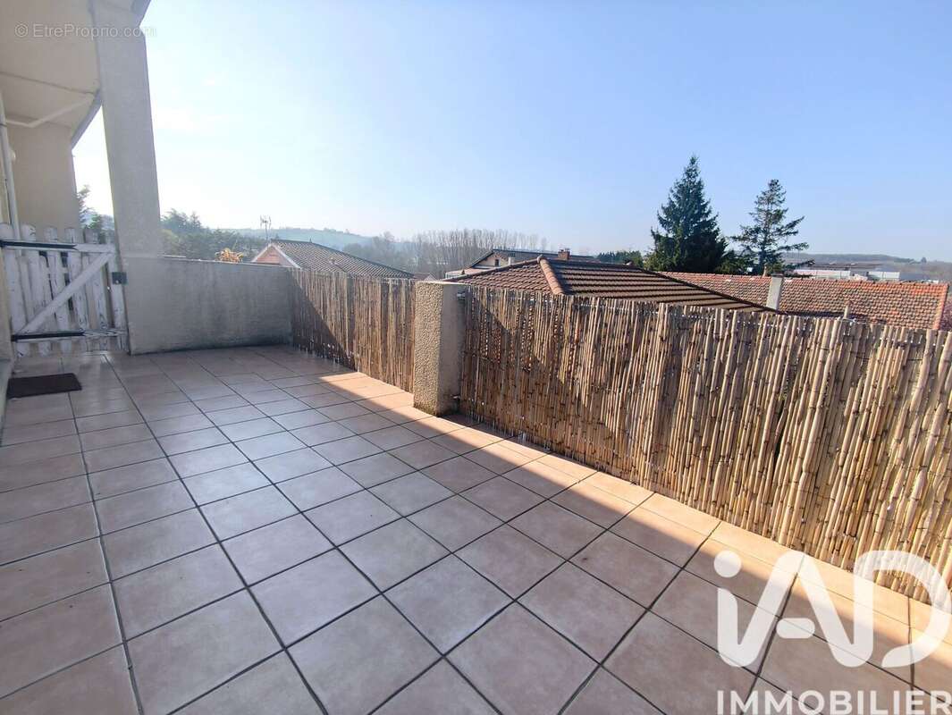 Photo 2 - Appartement à SAINT-GENEST-LERPT