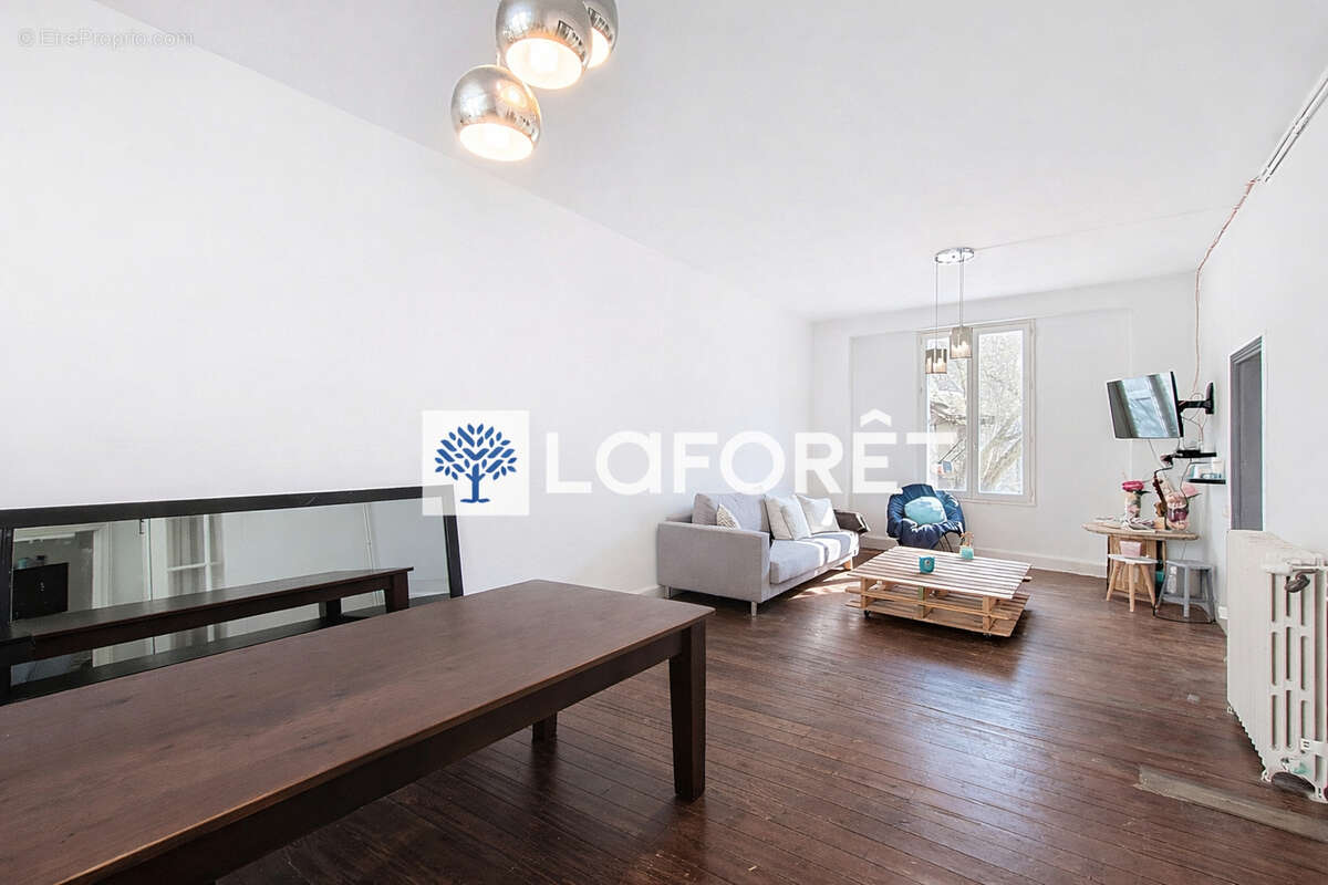 Maison à JOUY-LE-CHATEL