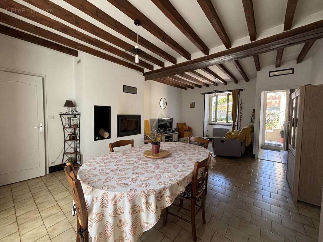 Maison 5 chbres jardin garage dependances - photo 5