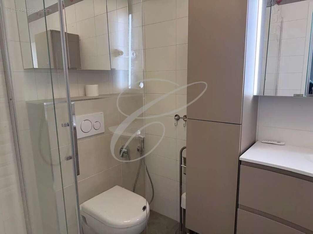 Appartement à ROQUEBRUNE-CAP-MARTIN