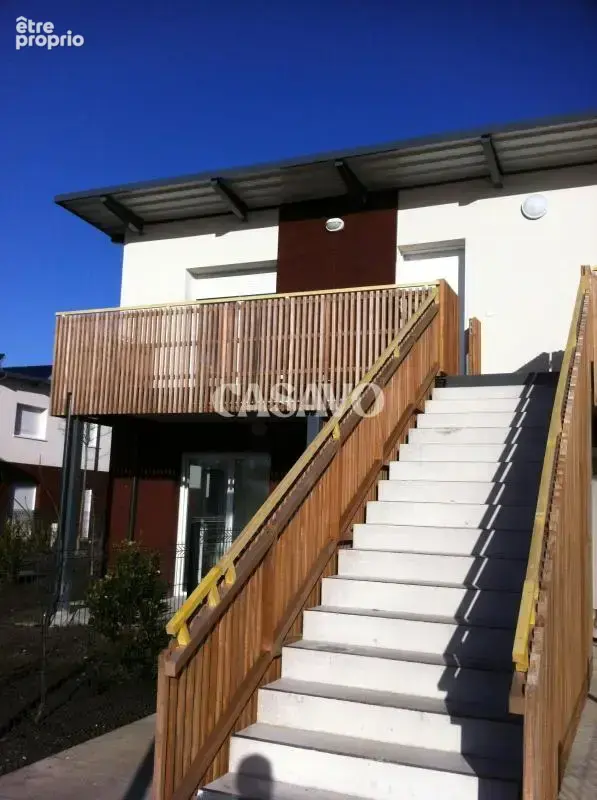 Appartement à SAINT-JEAN-D'ILLAC