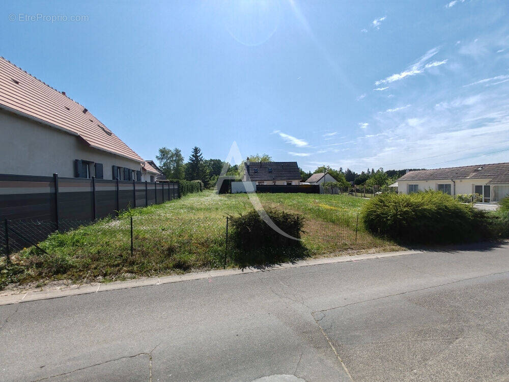 Terrain à CHAILLES