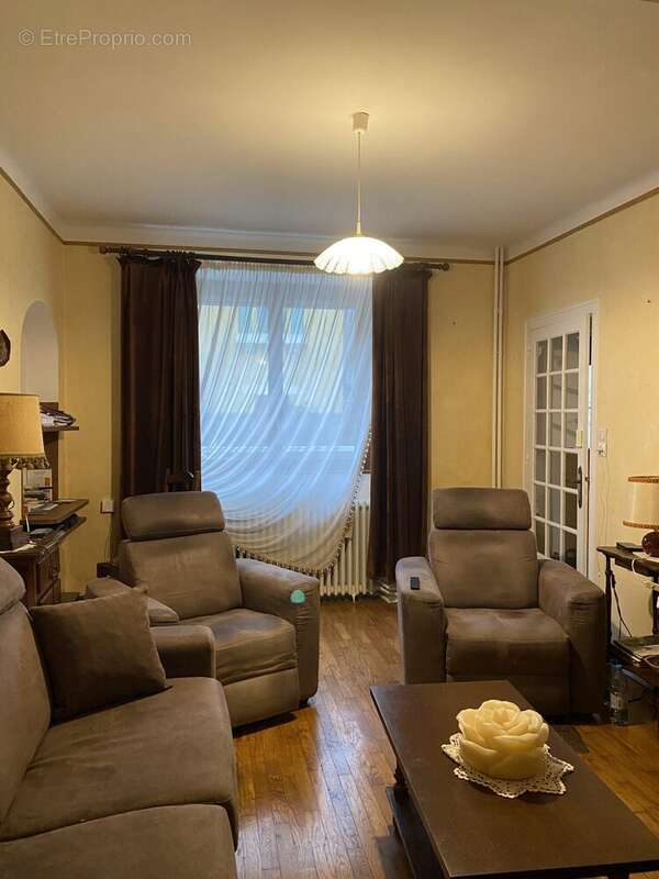 Maison à CHATEAUNEUF-LA-FORET