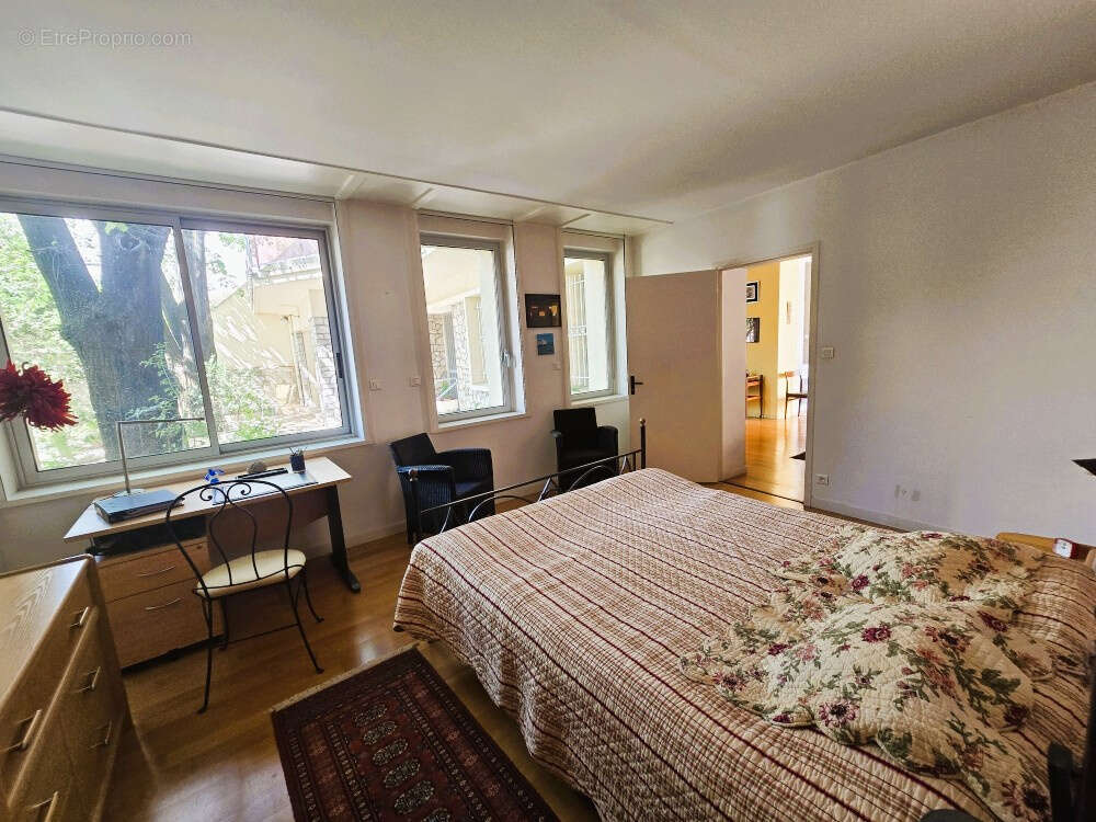 Préfecture !!! Maison 249m2 - Terrain 525m2.. - photo 7