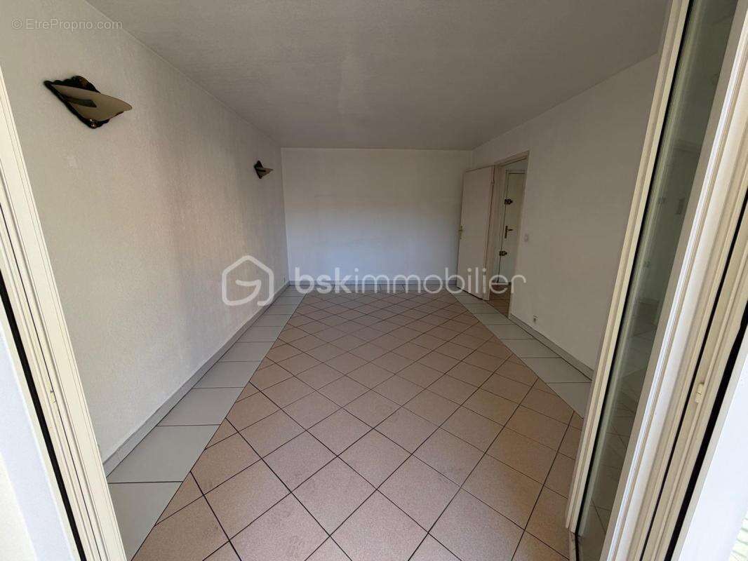 Appartement à LE MUY