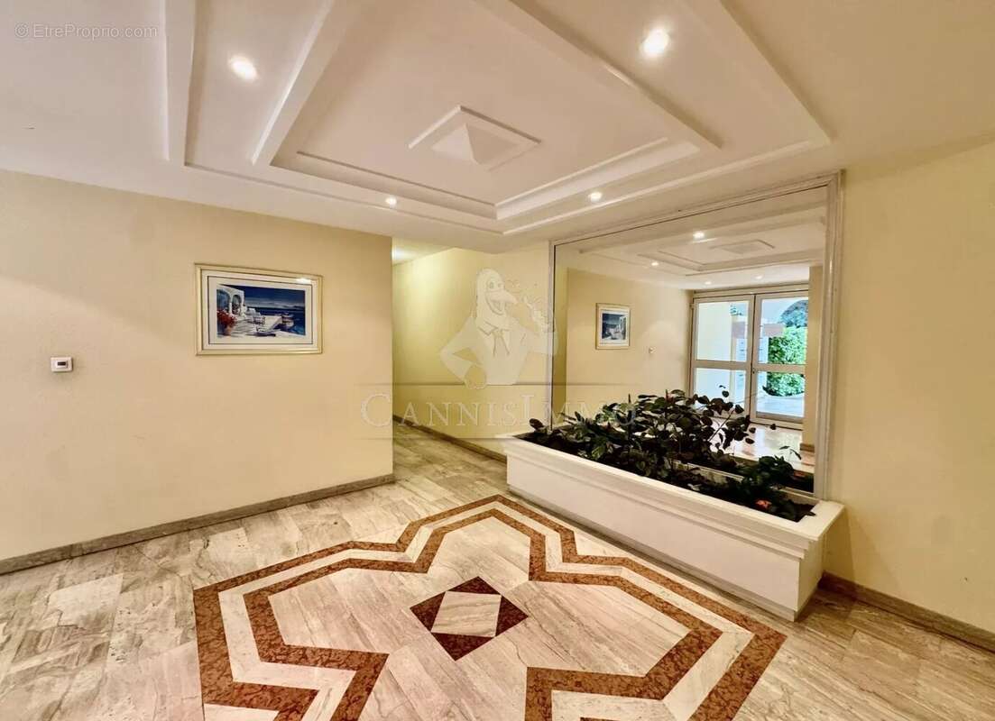 Appartement à MANDELIEU-LA-NAPOULE