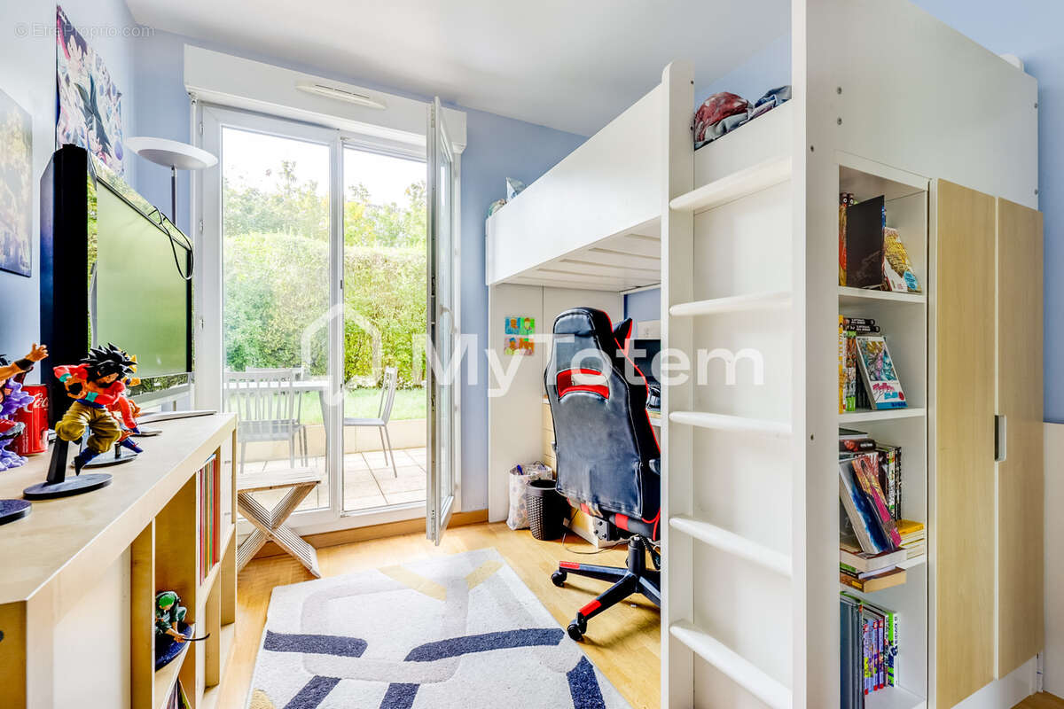 Appartement à LA GARENNE-COLOMBES