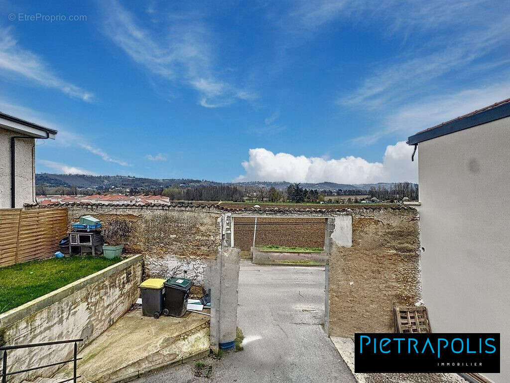 Maison à PONT-EVEQUE