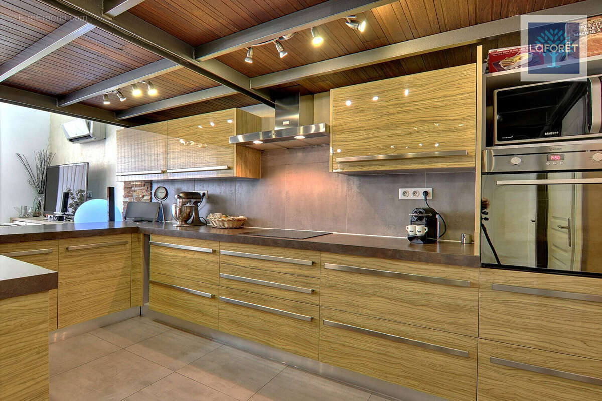 Appartement à VALLAURIS