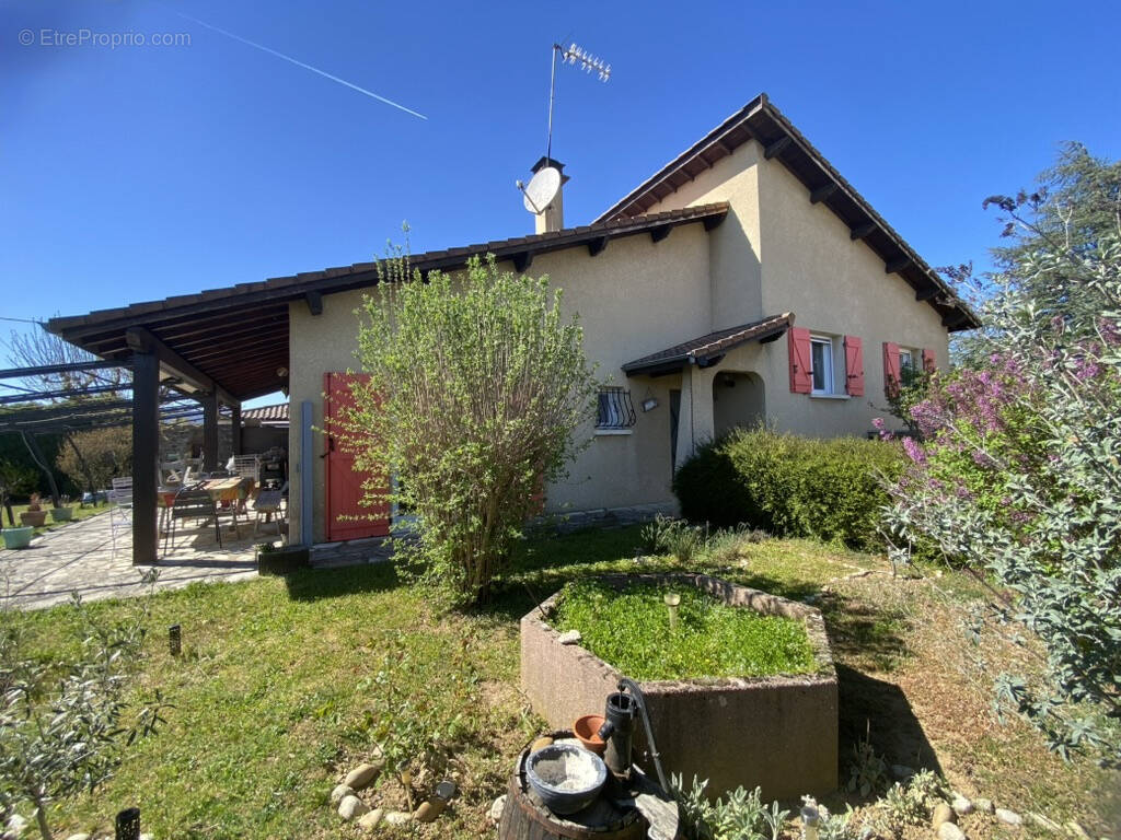 Maison à DAVEZIEUX