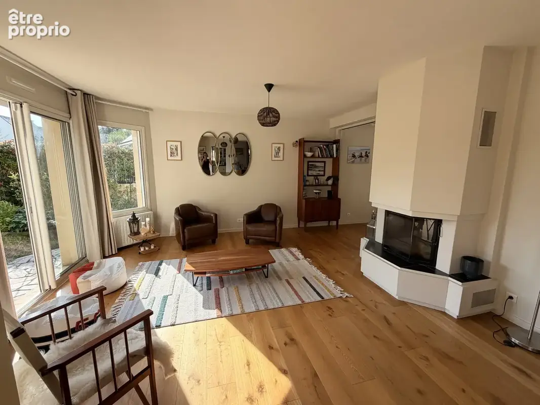 Maison familiale rénovée à Séné   150 m2   5 chambres   Double garage   À 5 min du port de Vannes - photo 3