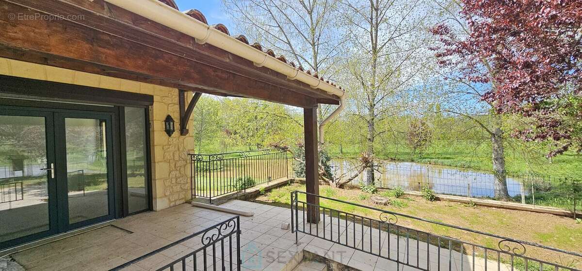 Maison à SAINT-CIRQ-MADELON