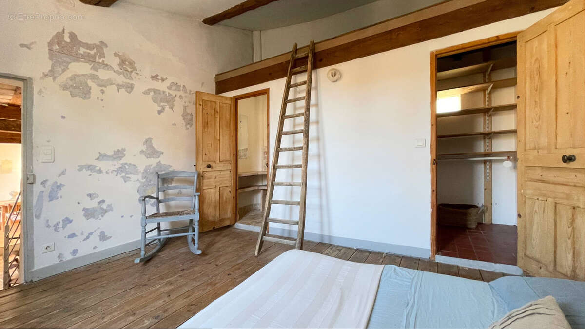 Maison à SAINT-QUENTIN-LA-POTERIE