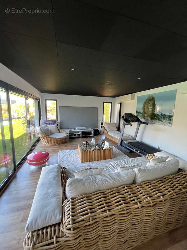 Maison à MONTMERLE-SUR-SAONE