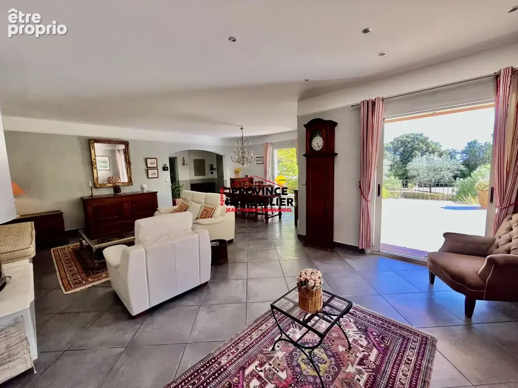 Maison 7 pièces 175 m² à vendre à Suze-La-Rousse (26790) - photo 6