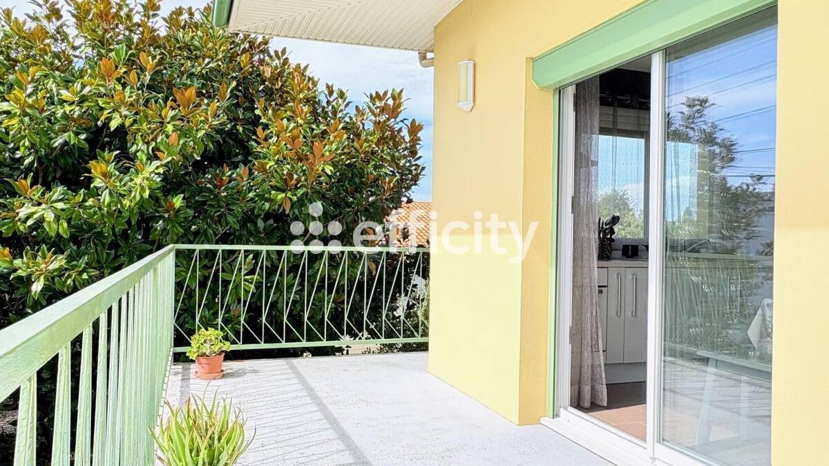 Maison à SAINT-GEORGES-DE-DIDONNE