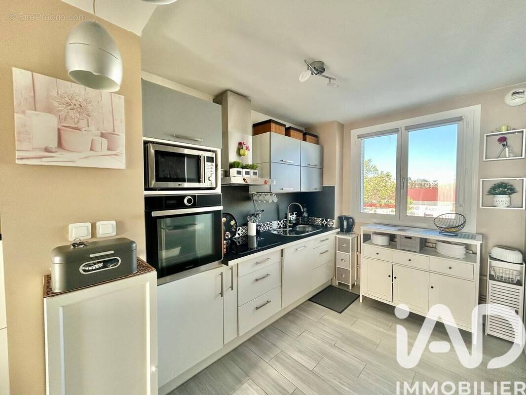 Photo 1 - Appartement à PIERRE-BENITE