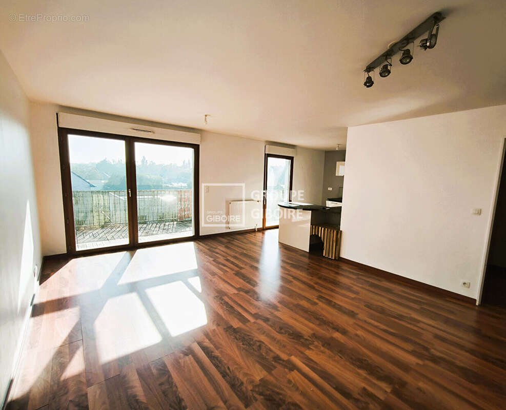 Appartement à VEZIN-LE-COQUET