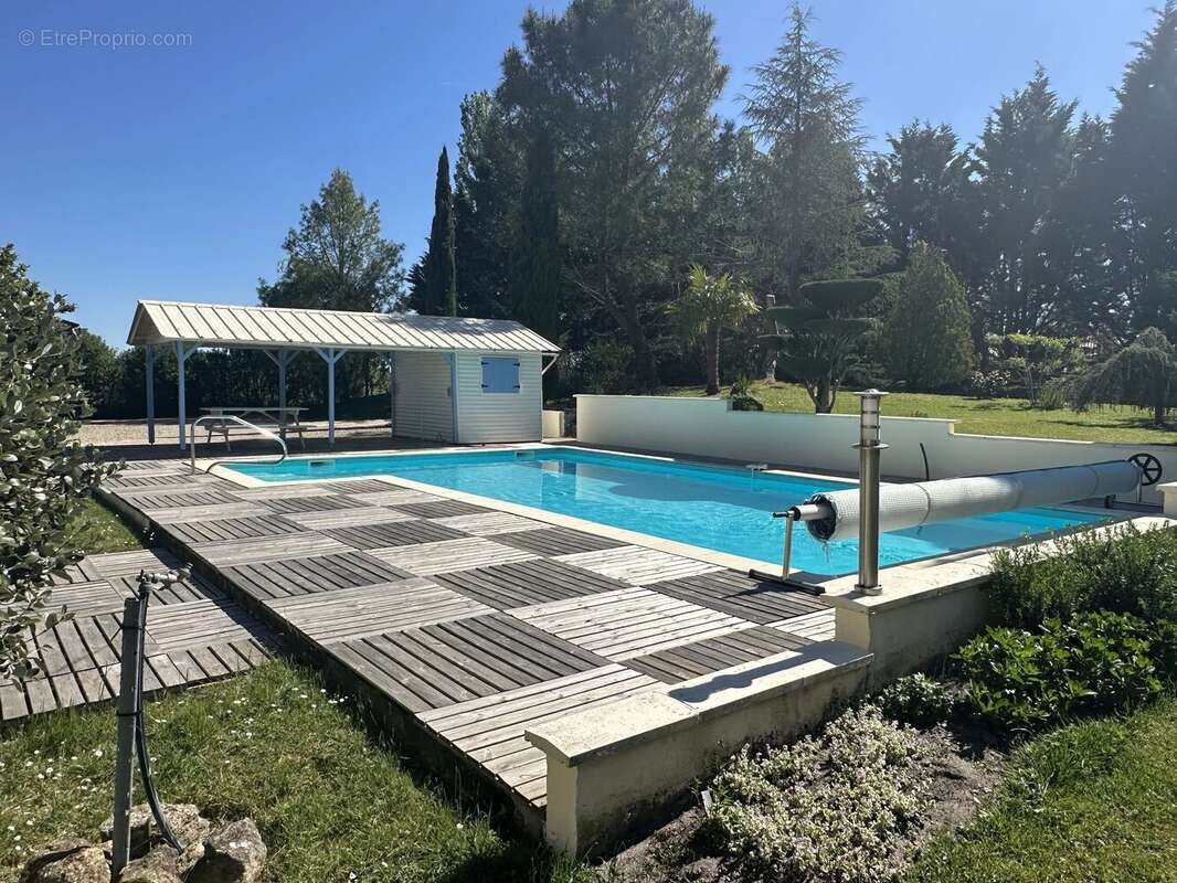 Ensemble de charme avec deux maison en pierre, dépendances, piscine, près de Duras et Monségur - photo 2