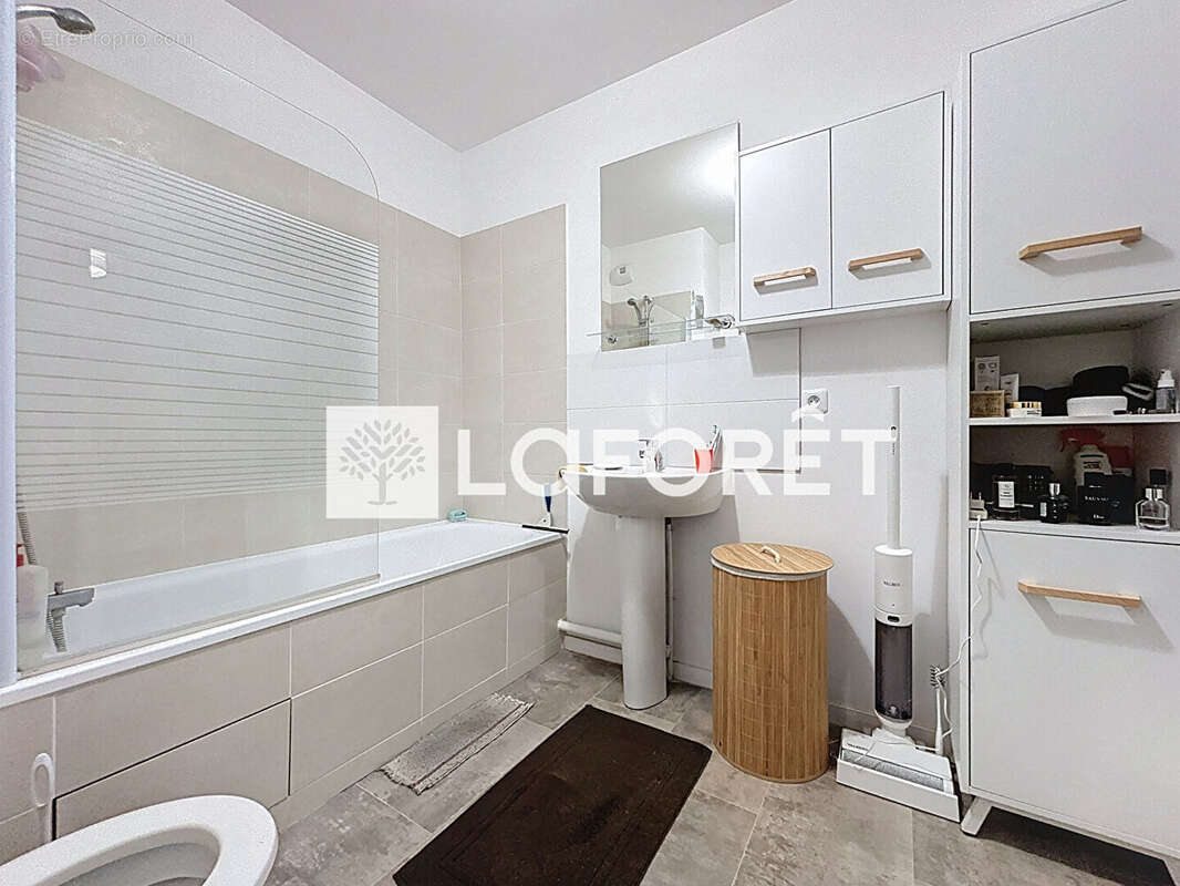 Appartement à VERT-SAINT-DENIS
