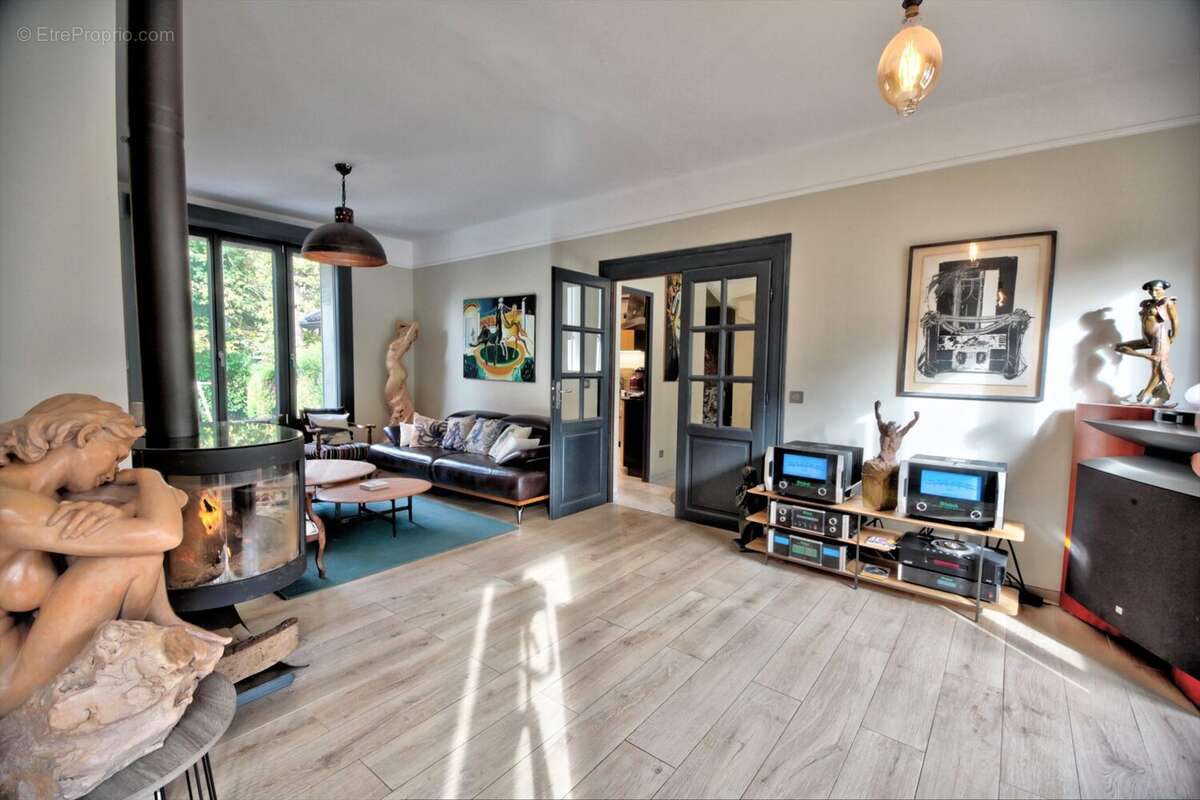 Maison à LA CELLE-SAINT-CLOUD