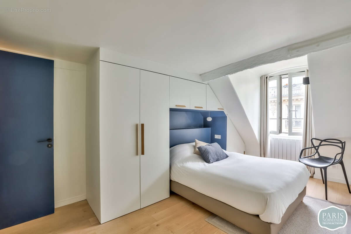 Appartement à PARIS-7E