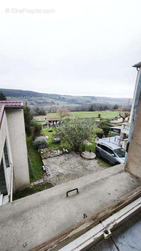 Maison de village avec grand garage - photo 9