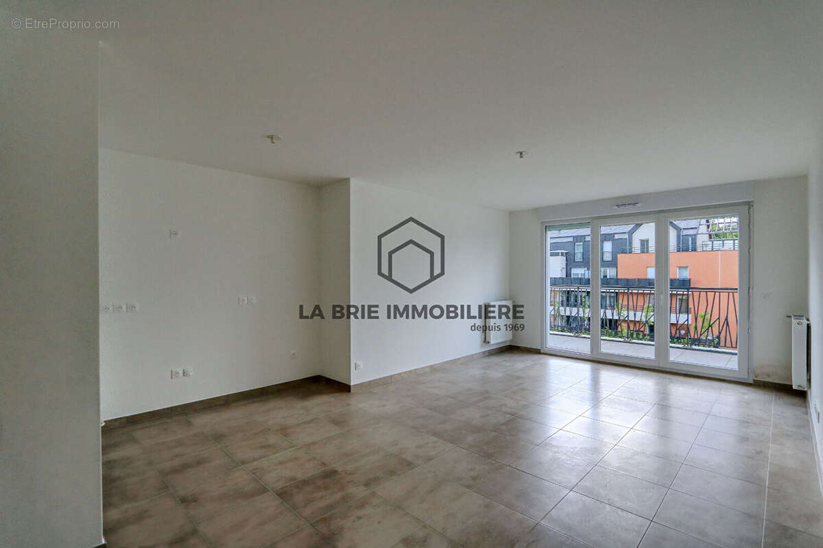 Appartement à EMERAINVILLE