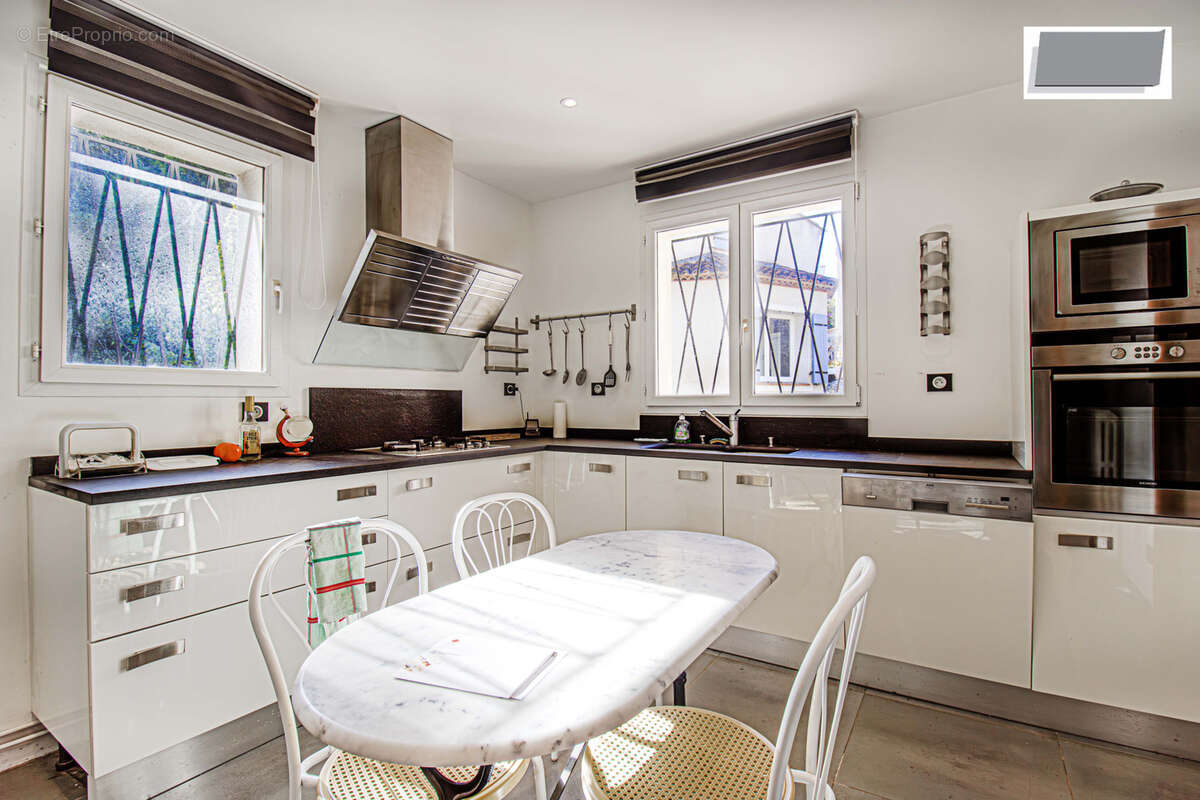 Maison à SIX-FOURS-LES-PLAGES